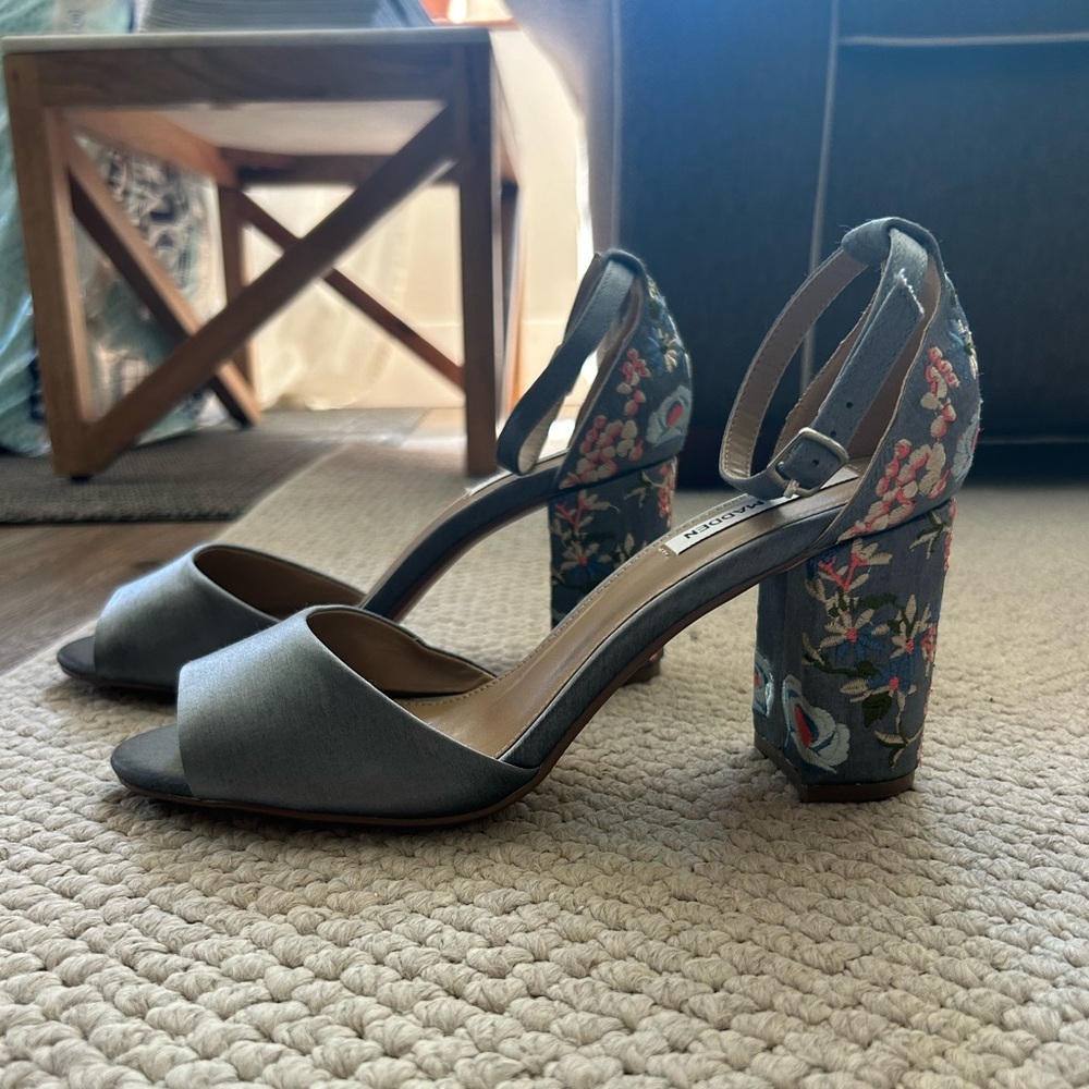 Steve Madden Delilah Satin Embroidered Heels - Size 9
